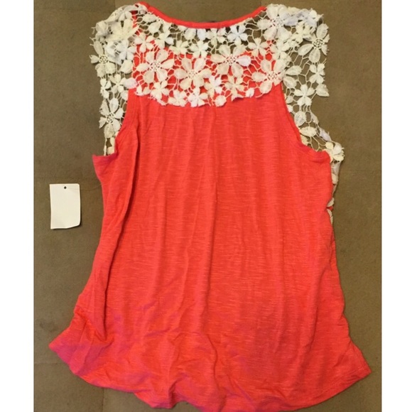Coral top - Picture 2 of 3