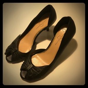 Jessica Simpson black leather 2" pumps