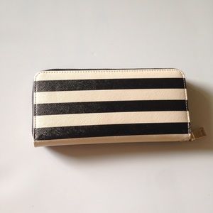 B&W Nine West wallet