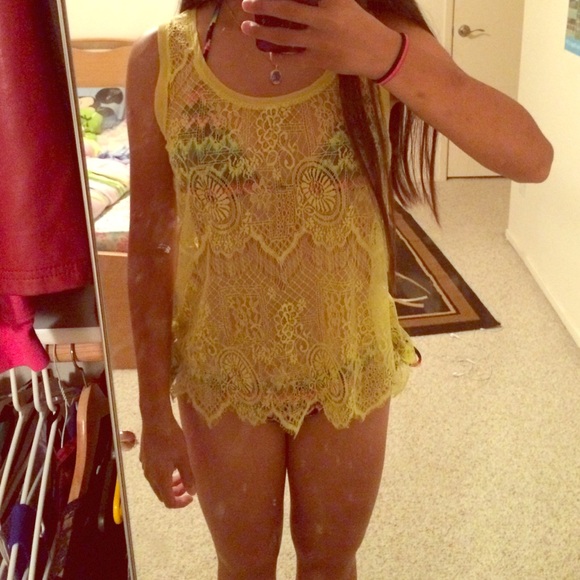 ☀FOREVER 21  ️YELLOW LACE COVERUP TOP☀️