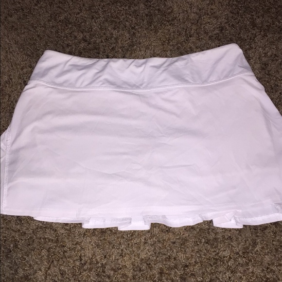 Lululemon speed skirt size 6