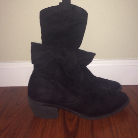 AE Cowboy-esk Boots