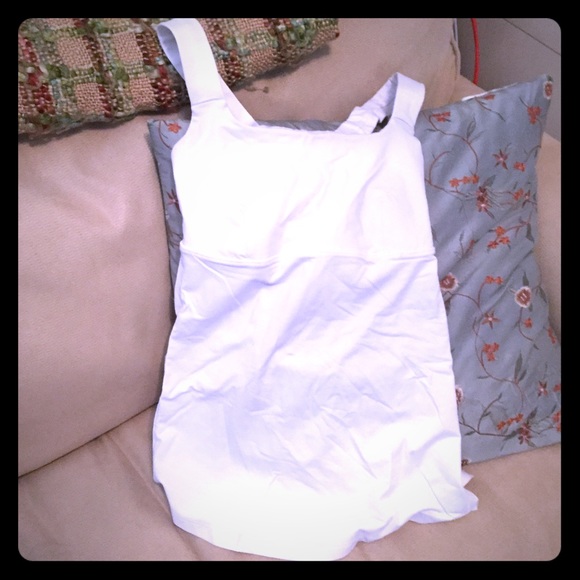 Lululemon white cris-cross tank size 2