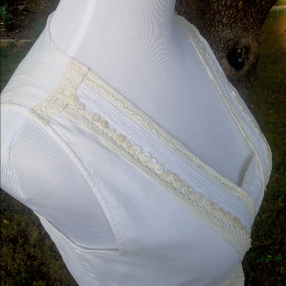 Vintage White Dress, Embroidered w/ Buttons, Sz Lg - Picture 4 of 4