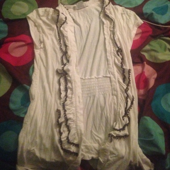 White cardigan with brown lace on ruffles - Picture 1 of 3