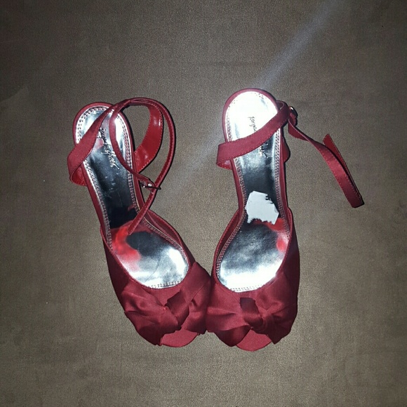 Jacqueline Ferrar pumps NWOTB - Picture 1 of 4