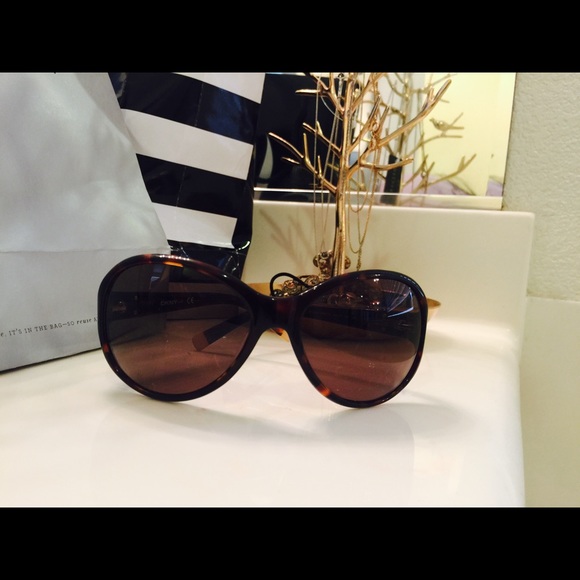 Original DKNY Sunglasses - Picture 2 of 4