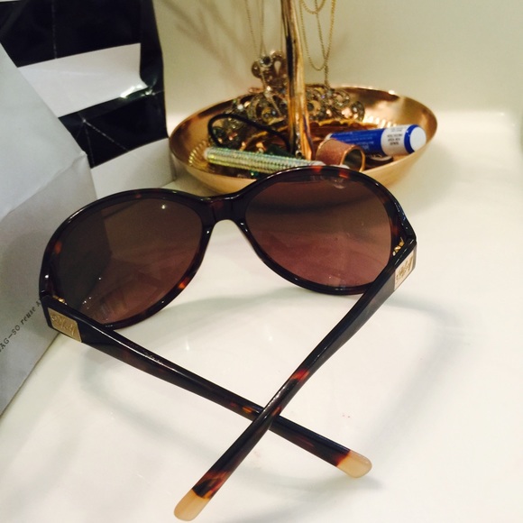 Original DKNY Sunglasses - Picture 3 of 4