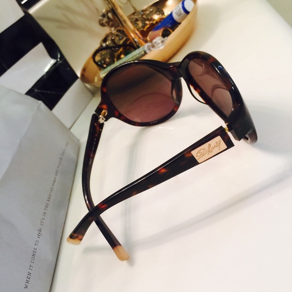 Original DKNY Sunglasses - Picture 4 of 4