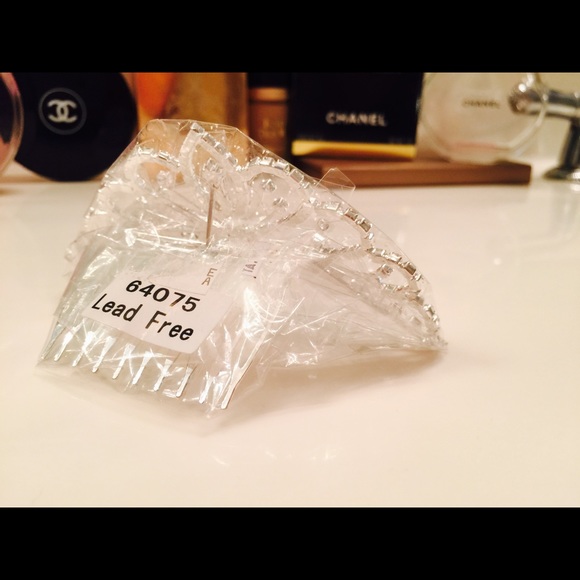 Tiara with Swarovski diamonds - Picture 2 of 3