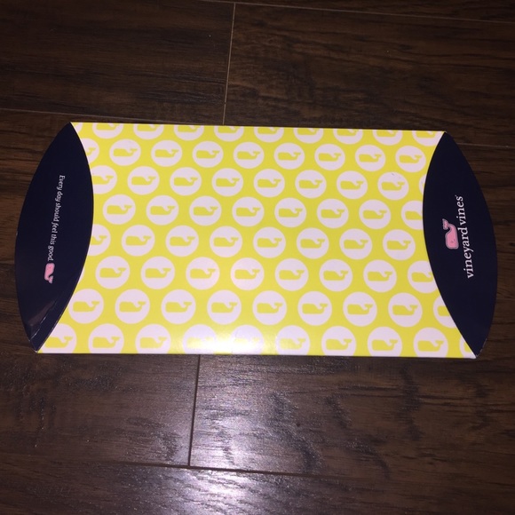 Vineyard Vines Gift Box