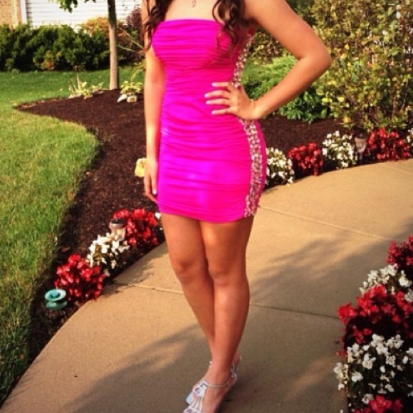 HOMECOMING DRESS - Picture 3 of 3