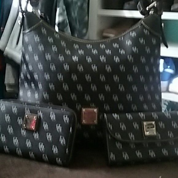 Dooney and Bourke purse and wallets