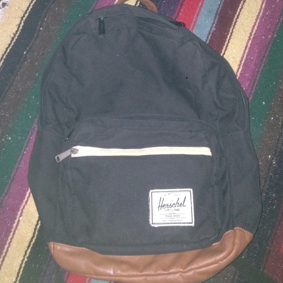 Herschel Backpack 😎😎😎