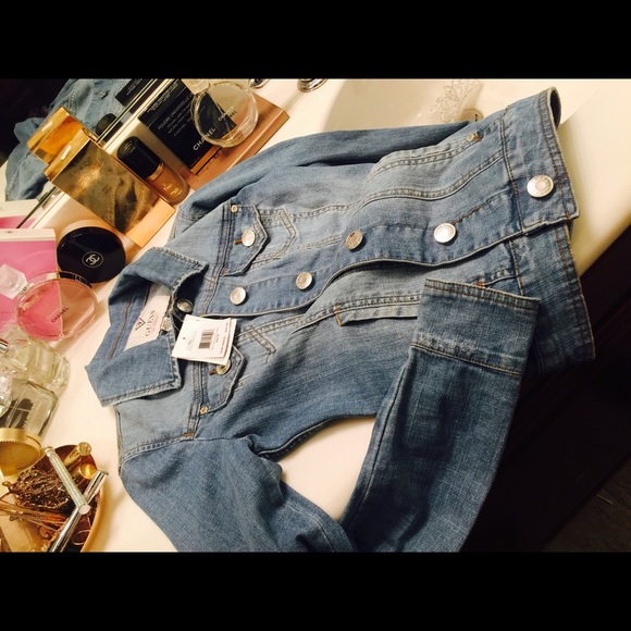 Brand new Guess Denim very cute Jacket - Picture 1 of 3
