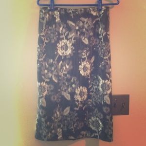 Black, gray, and white patterned pencil skirt