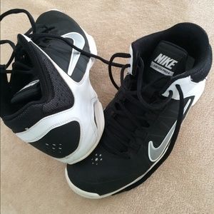 Women's size 8.5 Nike basketball shoes