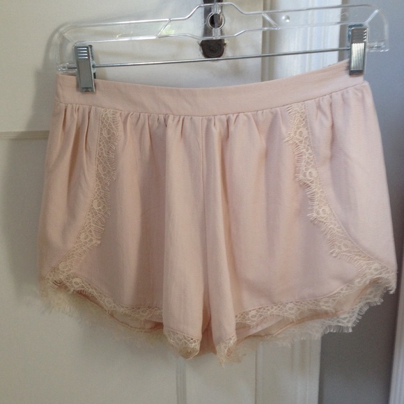 🚫SOLD🚫LUSH lace shorts - Picture 2 of 4