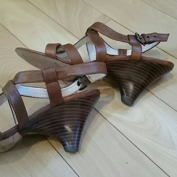 Sandals - Picture 3 of 4
