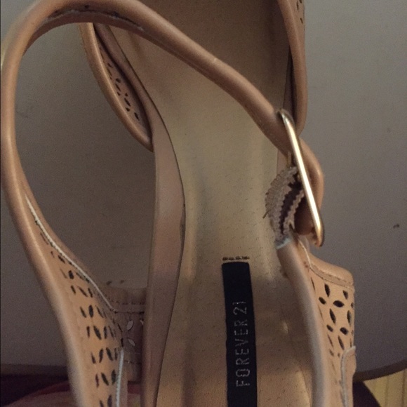 Forever 21 beige wedges - Picture 2 of 4