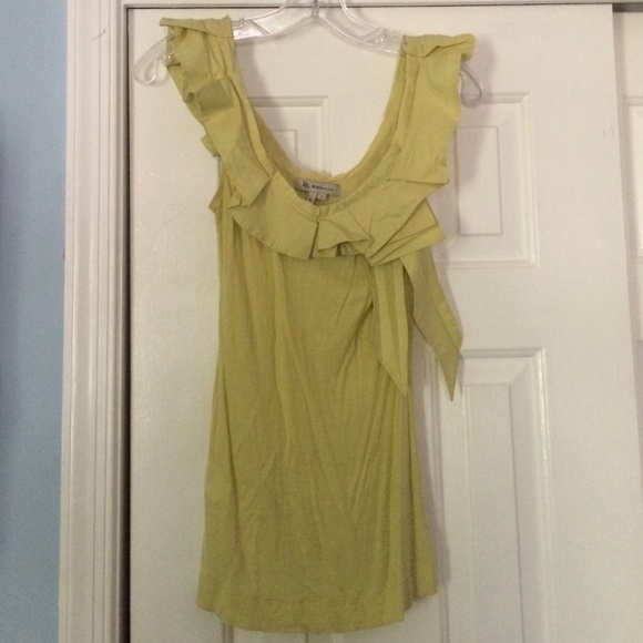 🍐 BCBGeneration light lime green top 🍐