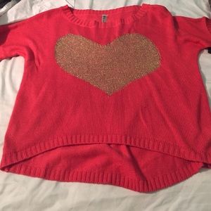 Heart sweater with short sleeves
