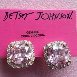 NWT PINK CRYSTAL STUD BETSEY JOHNSON EARRINGS
