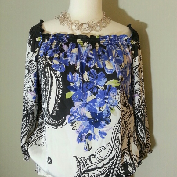 Satiny off shoulder WH/BM top