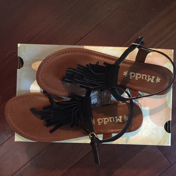 Mudd Tassle sandal