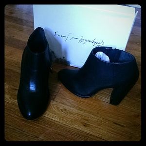Elizabeth and James Shane booties great condition