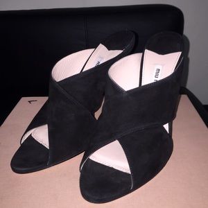 Miu Miu- 110M Banded Nero. Sz 41. Fits size 39/38