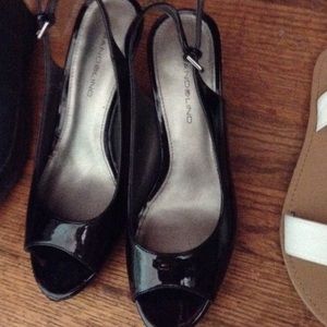 Black shiny heels