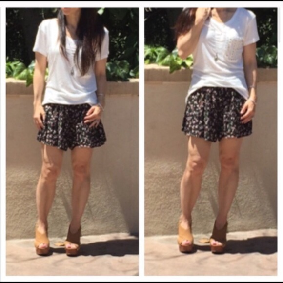 NWT-floral shorts