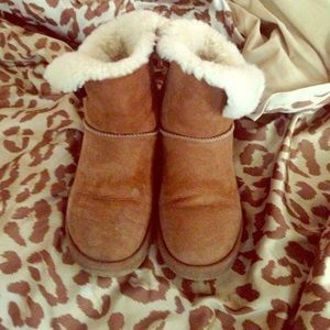 Bailey button ugg boots