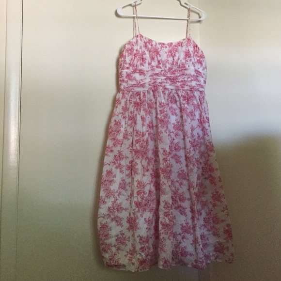 Gorgeous pink & white floral Jessica Howard Dress