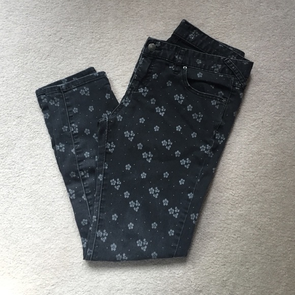 Free People Denim - FLASH SALE Free People ditsy floral skinny jeans
