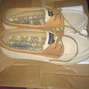 Women sperrys