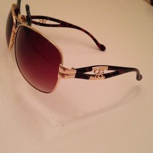 Jessica Simpson designer sunglasses.