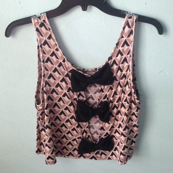 Printed crop top with bows on back - Picture 2 of 2