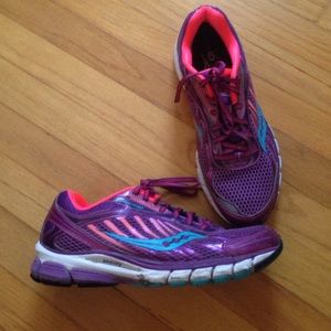 Saucony Ride6 running shoes size 11