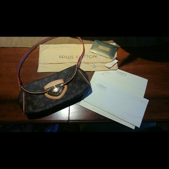 Louis vuitton authentic Pocketed LV