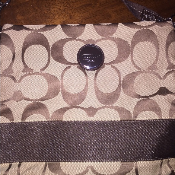 Coach crossbody - Picture 2 of 3