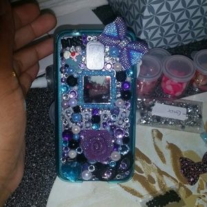 CUSTOMIZED CELL PHONE CASES
