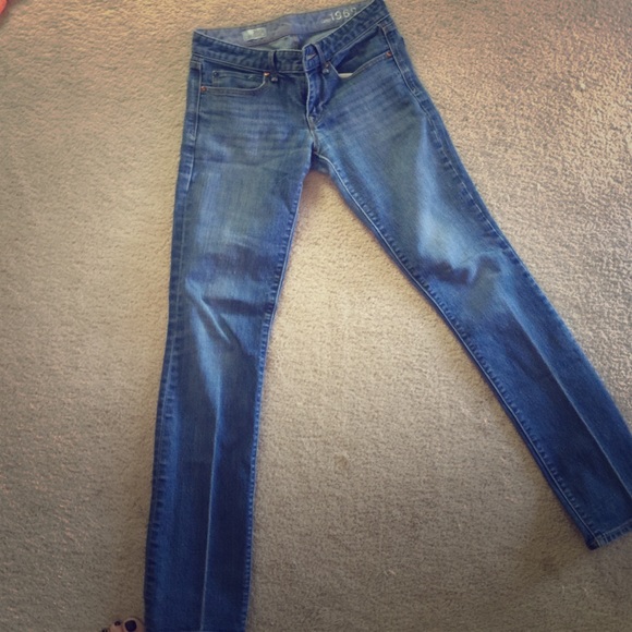 Gap 1969 size 2/26 blue jeans sexy cut