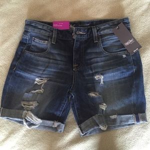 Boyfriend short