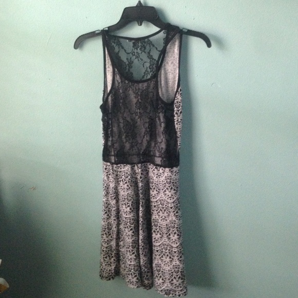 Print dress with lace back - Picture 2 of 2