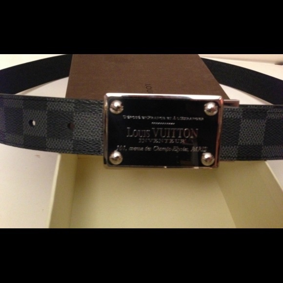 Reversible Louis Vuitton Belt - Picture 3 of 3