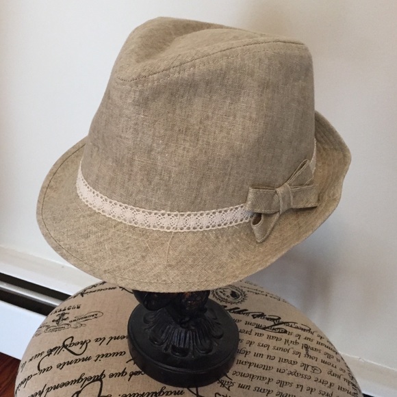 Tan hat fedora with bow