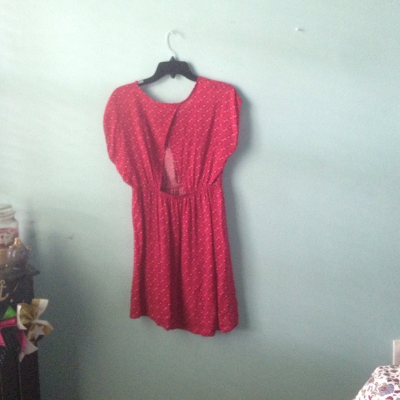 Red cinch waist dress - Picture 2 of 3