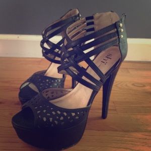 Spiked black strappy heels size 8.5 brand-new